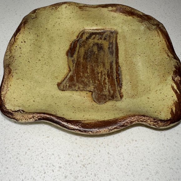 Etta B Pottery Ruffled Square MISSISSIPPI Dish - Picture 4 of 10